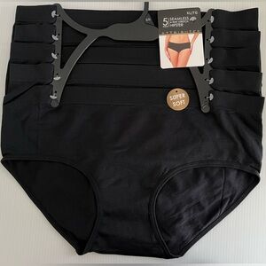 Attributes Super Soft Seamless 4-way Stretch 5 piece Underwear set - Black